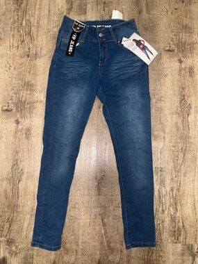 VIP Women's Skinny Jeans in Dark Blue Denim